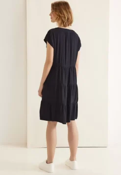 Kleid Mit Stufenrock
