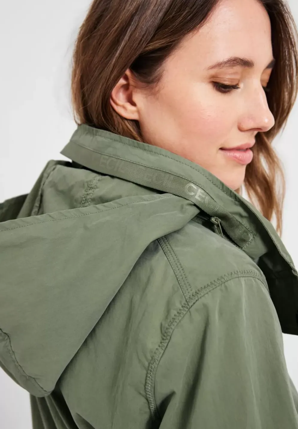 Kurze Jacke Mit Taschen