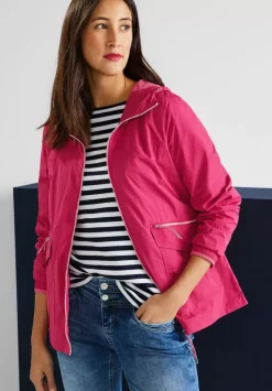 Kurzer Windbreaker