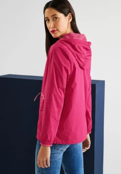 Kurzer Windbreaker