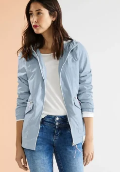 Kurzer Windbreaker