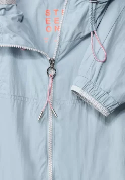 Kurzer Windbreaker