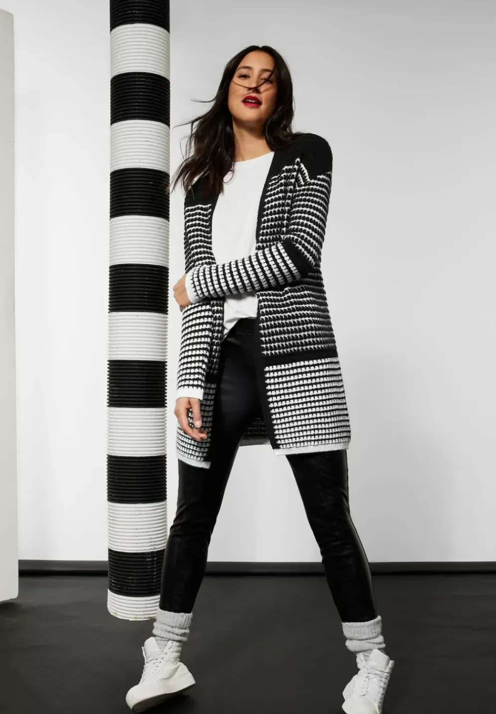 Langer Cardigan Mit Struktur