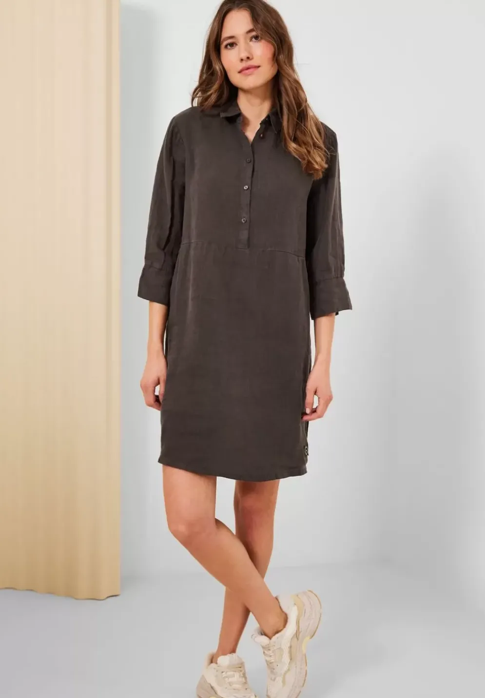 Leinenkleid Mit Knopfleiste