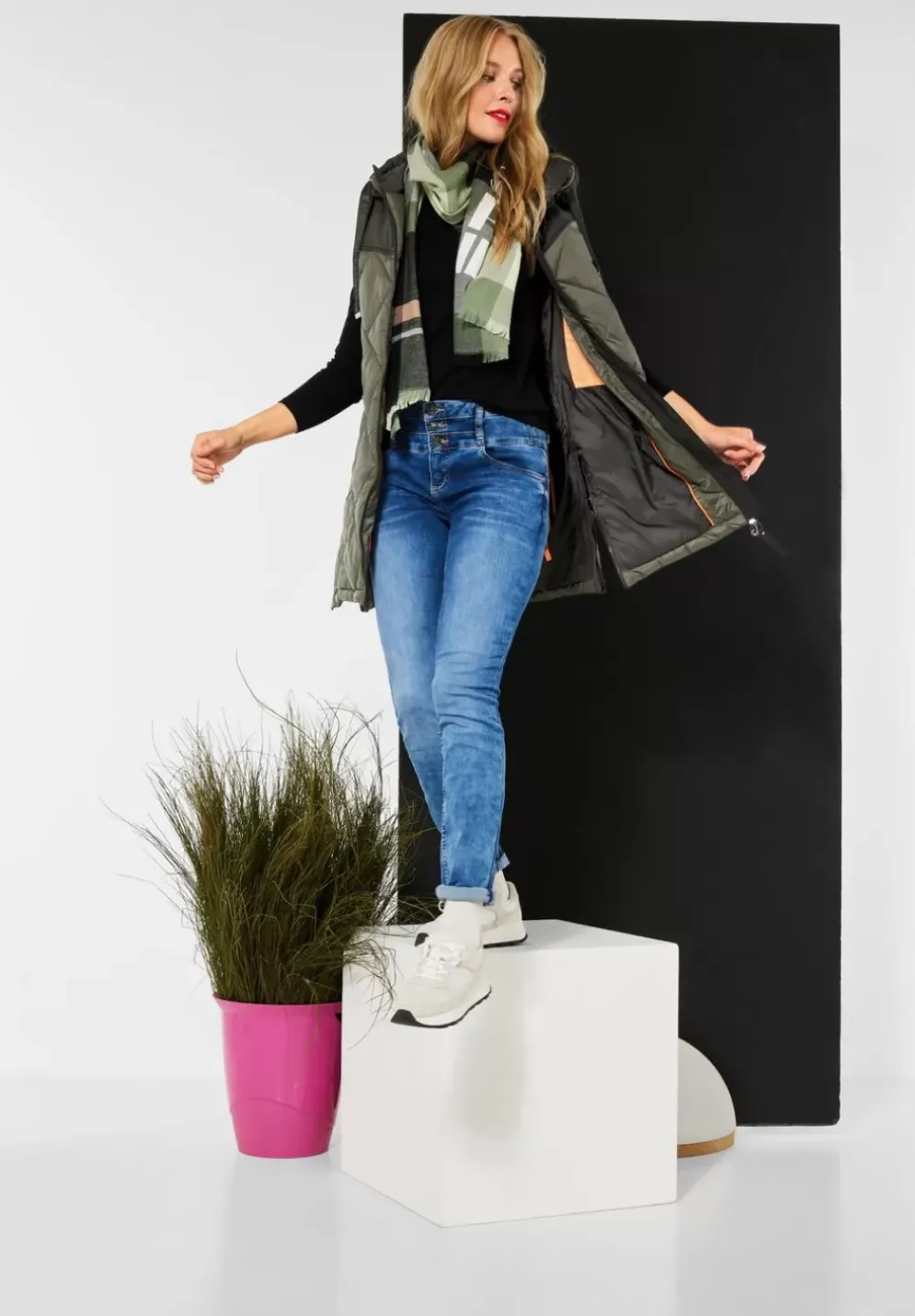 Longweste Im Materialmix