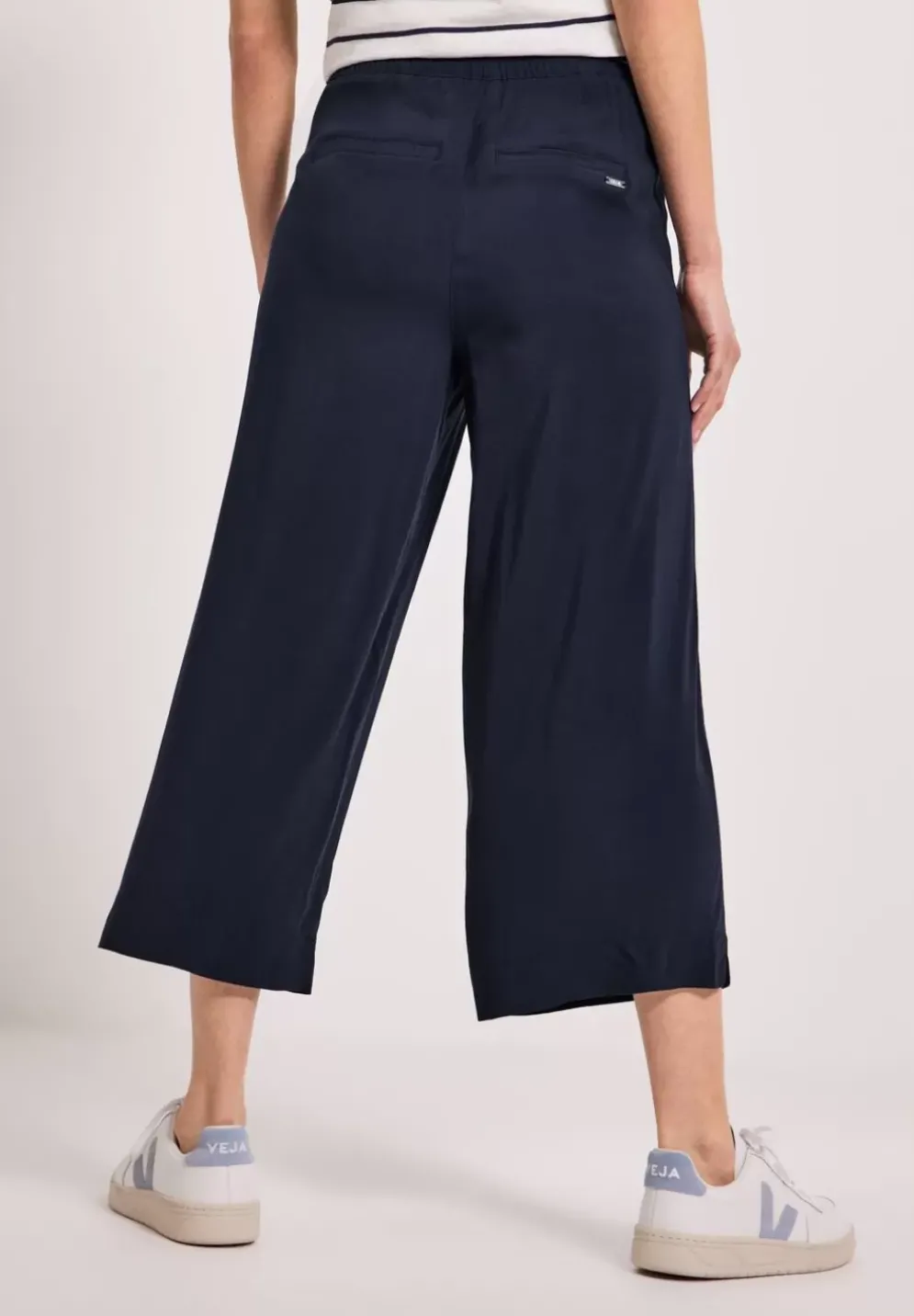 Loose Fit Hose