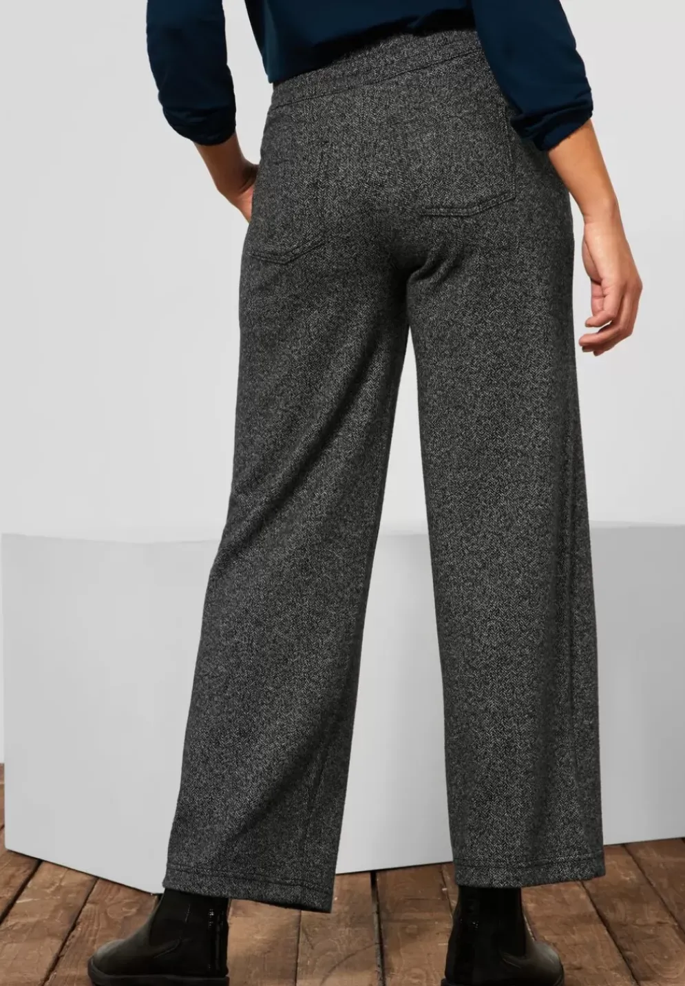 Loose Fit Hose