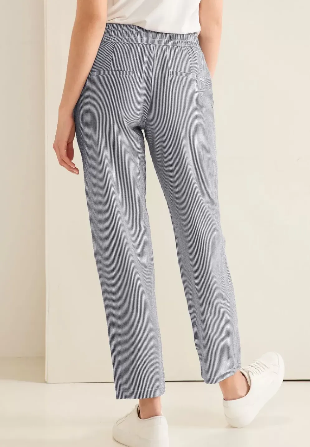 Loose Fit Hose In Seersucker