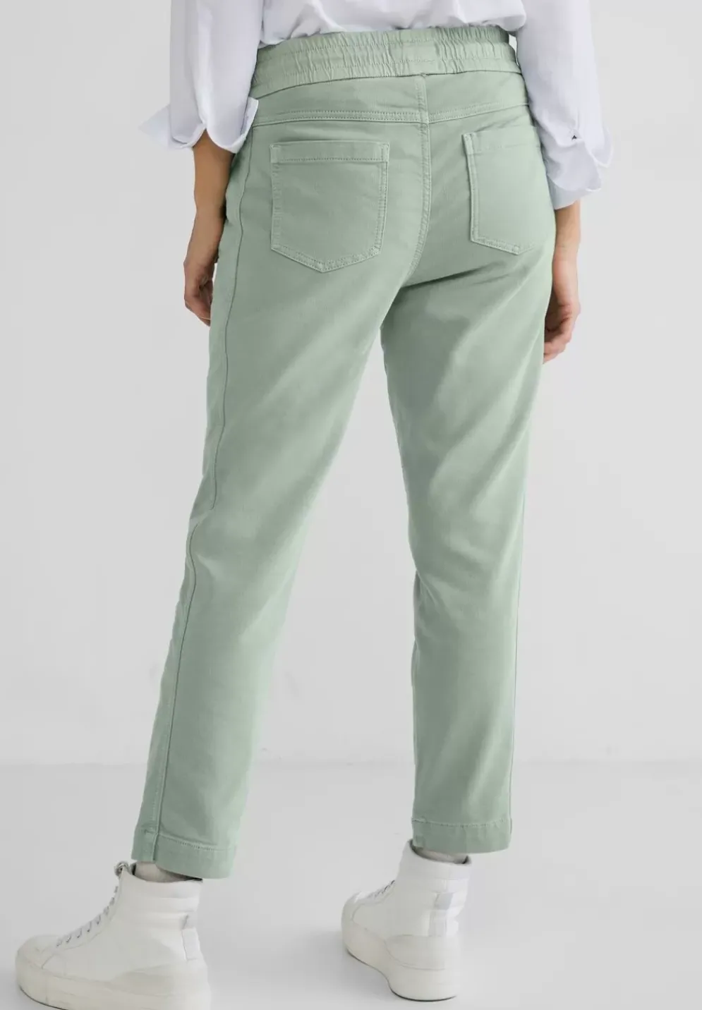 Loose Fit Hose Mit Stretch