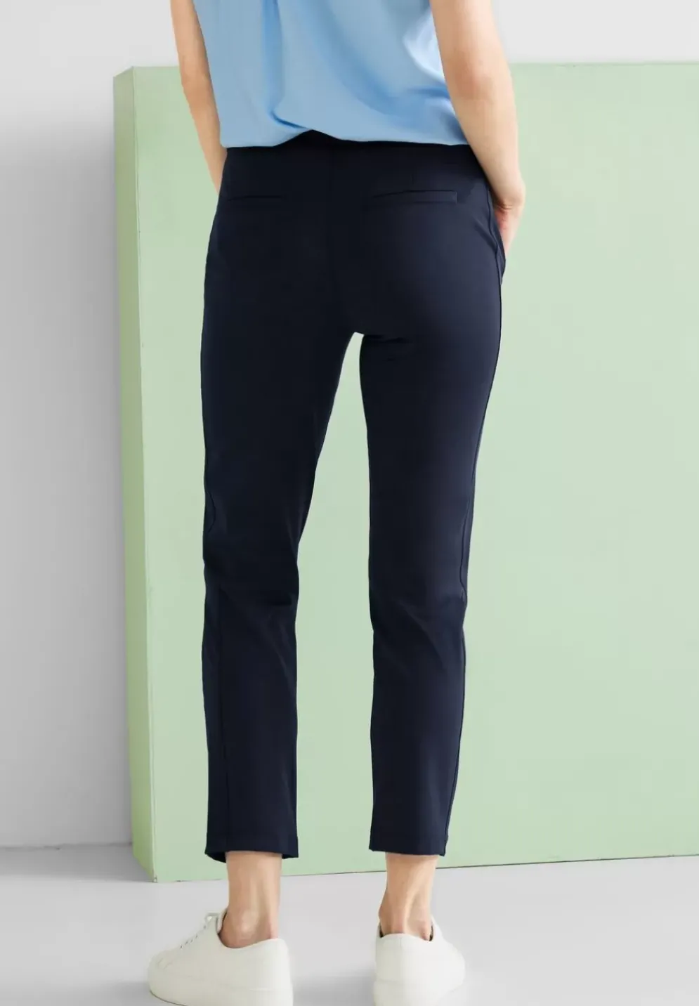 Loose Fit Hose Mit Stretch