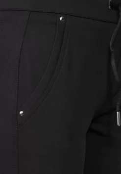 Loose Fit Hose Mit Stretch