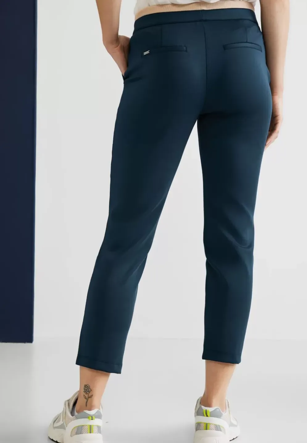 Loose Fit Hose Mit Stretch