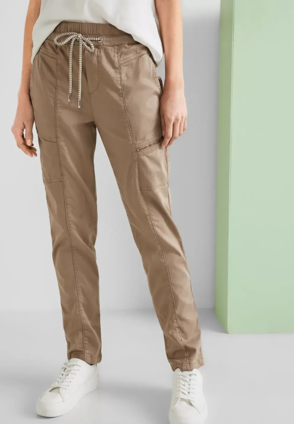 Loose Fit Hose Mit Stretch