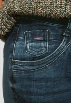 Loose Fit Jeans