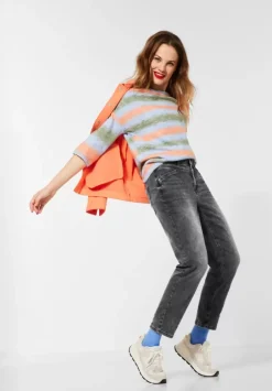 Loose Fit Jeans Im Mom Style