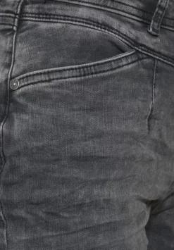 Loose Fit Jeans Im Mom Style
