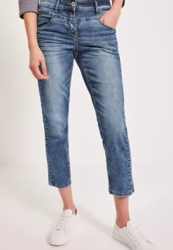 Loose Fit Jeans In 7/8
