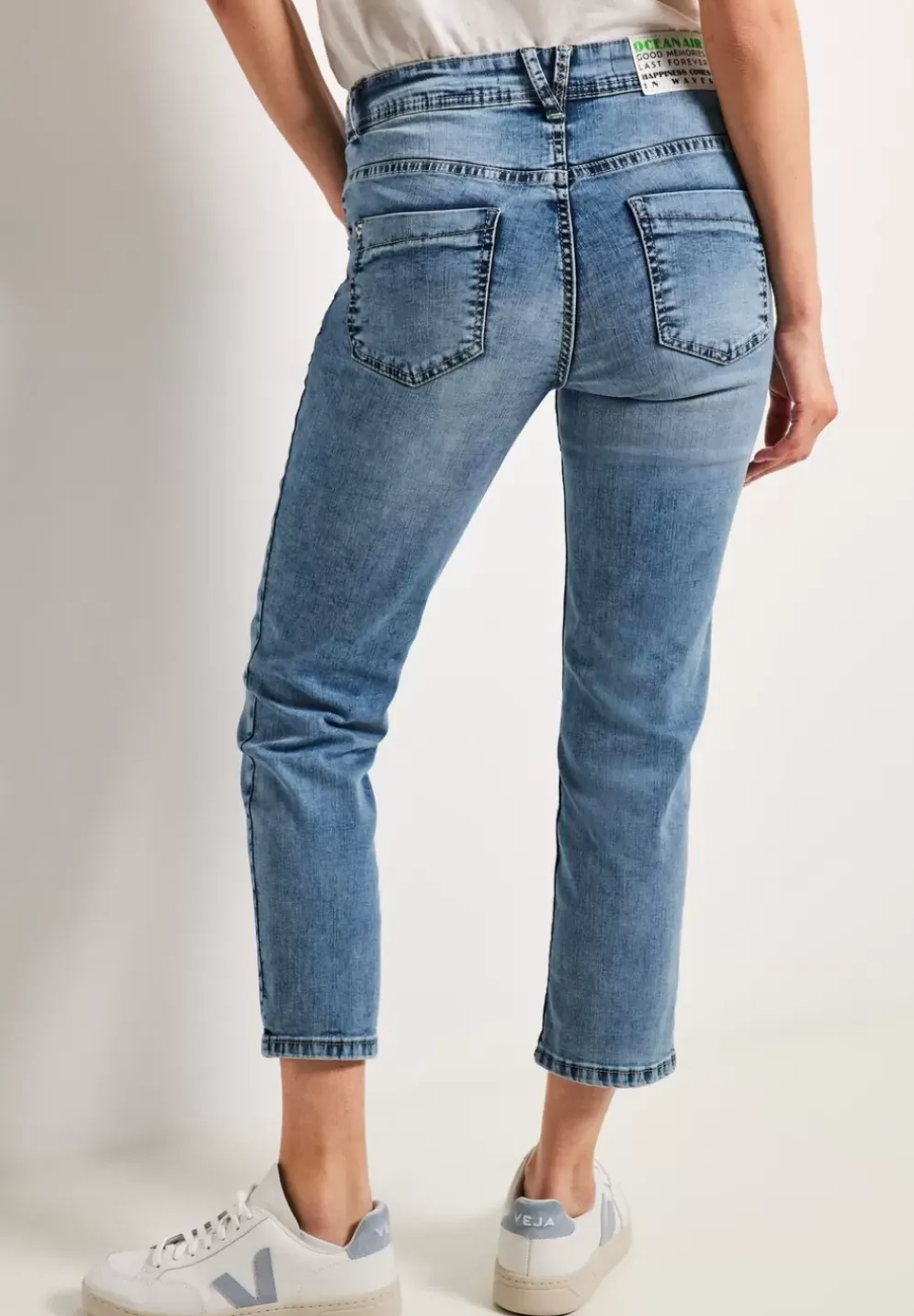 Loose Fit Jeans In 7/8