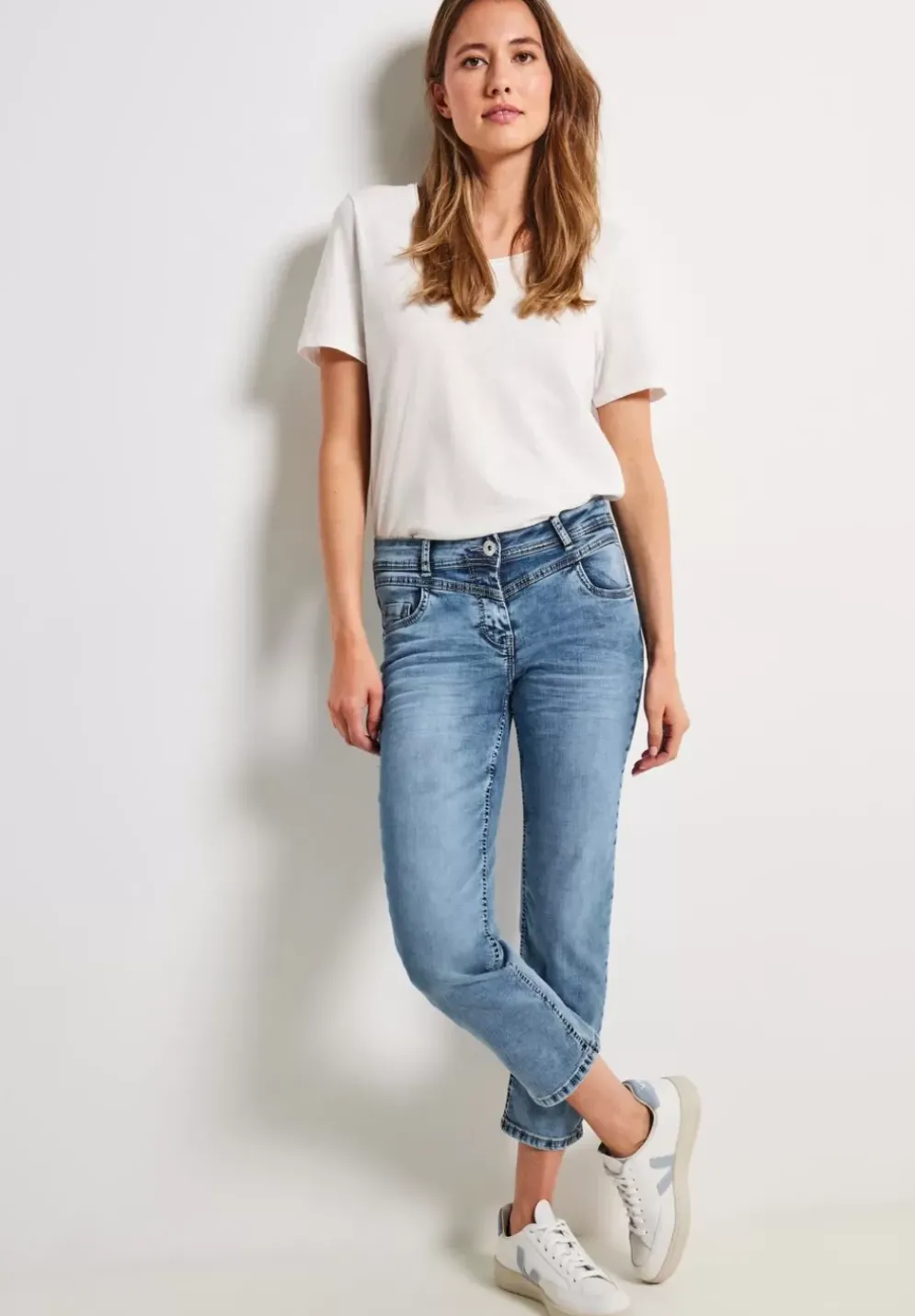 Loose Fit Jeans In 7/8