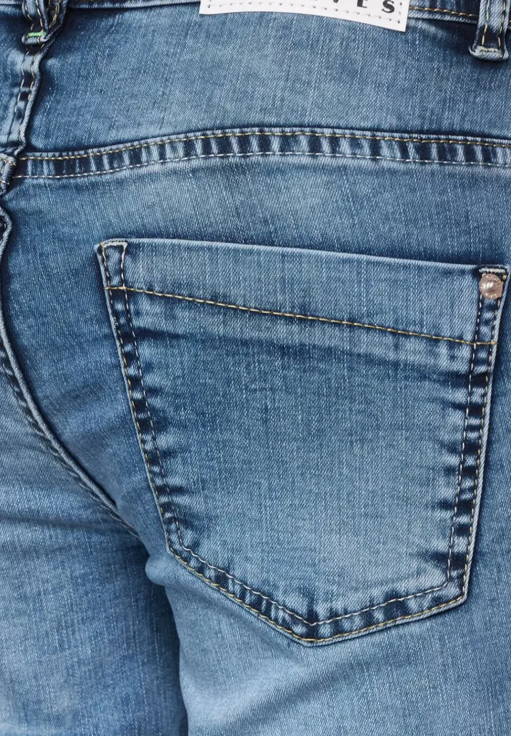 Loose Fit Jeans In 7/8