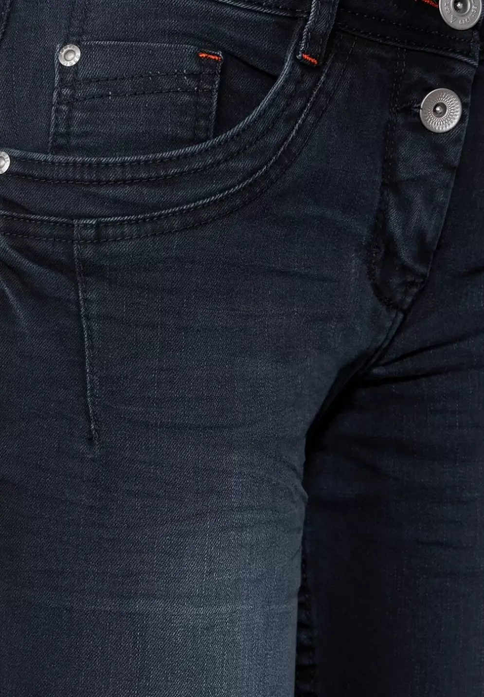 Loose Fit Jeans In 7/8