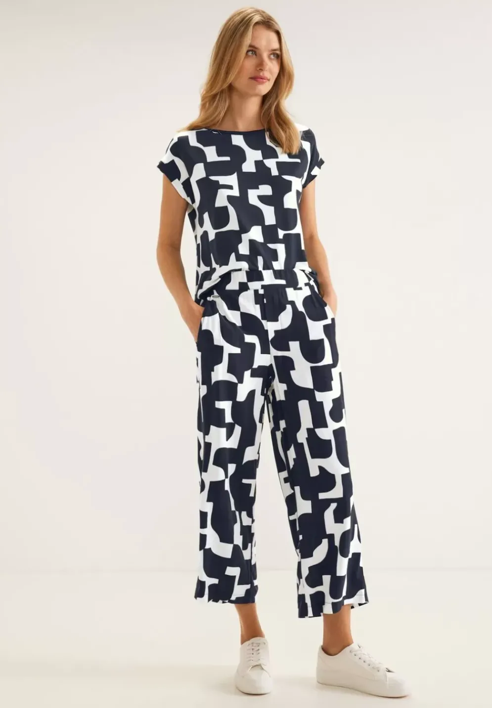 Loose Fit Print Hose