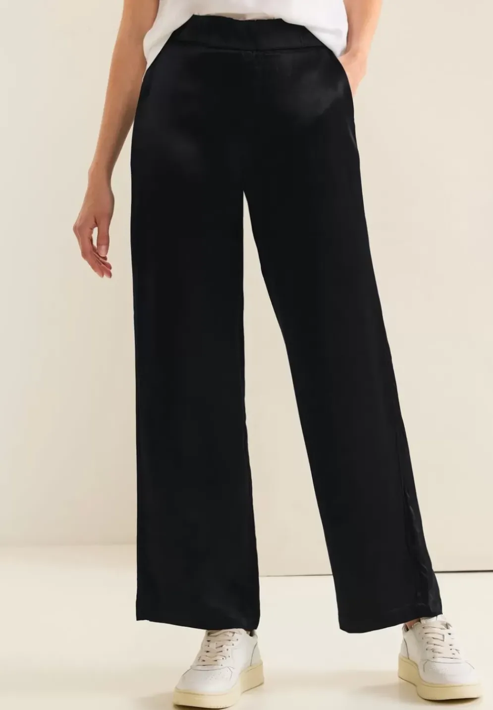 Loose Fit Satinhose