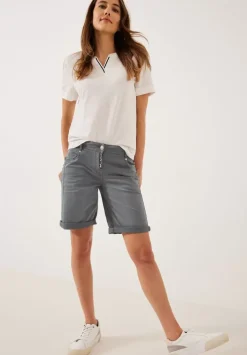 Loose Fit Stretch Shorts