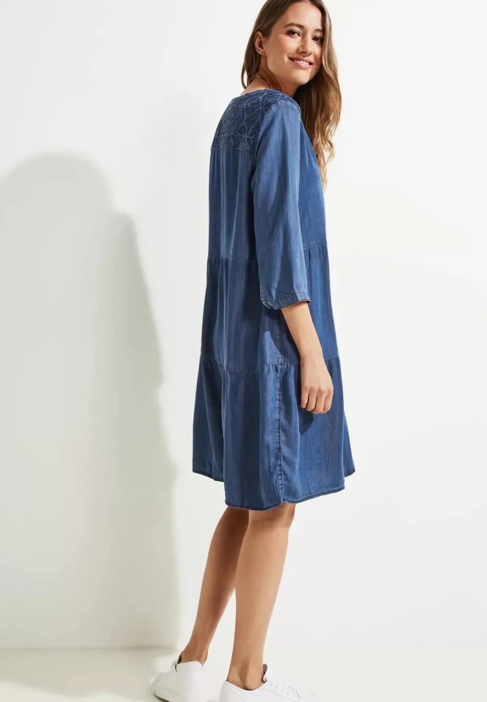Lyocell Kleid Mit Stickerei