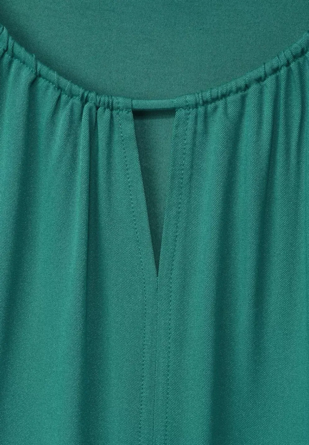Materialmixshirt Mit Cut-Out