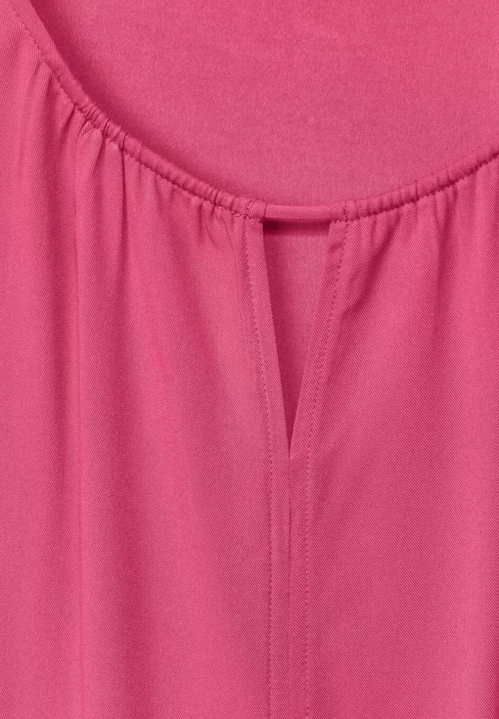 Materialmixshirt Mit Cut-Out