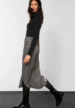 Midikleid Im Materialmix