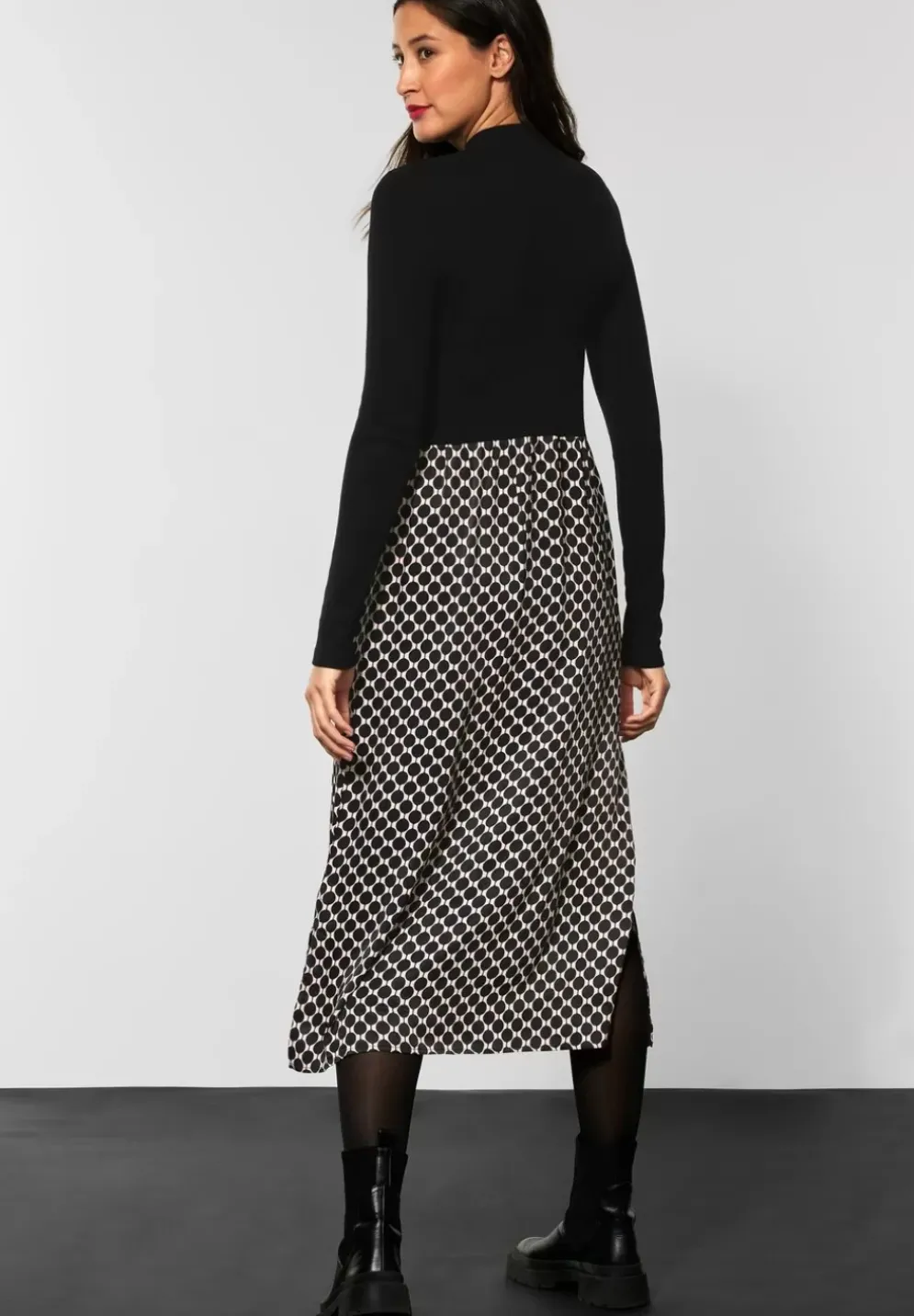 Midikleid Im Materialmix
