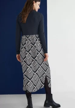 Midikleid Im Materialmix