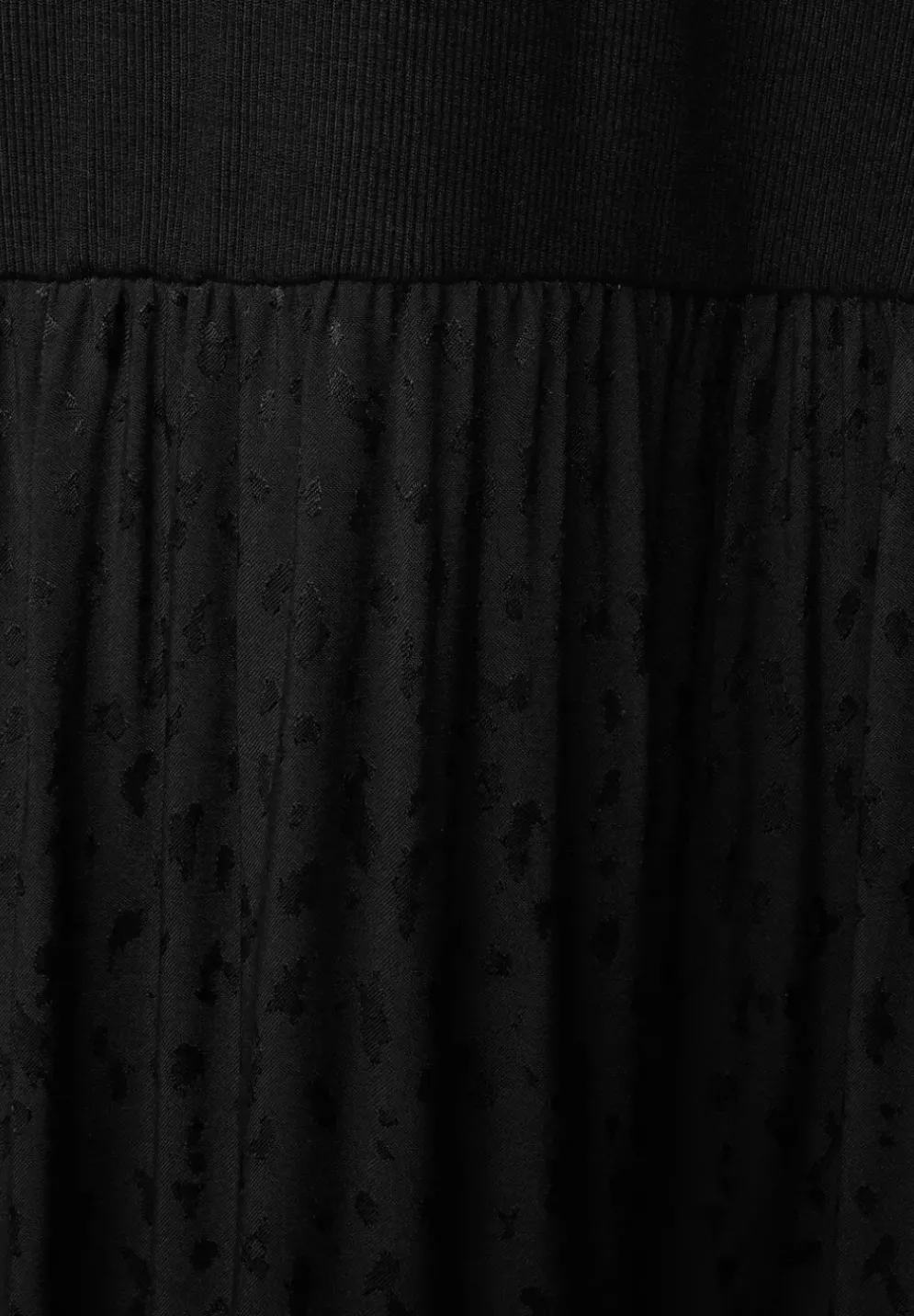 Midikleid Im Materialmix