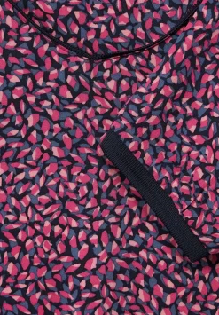 Minimalmuster Bluse