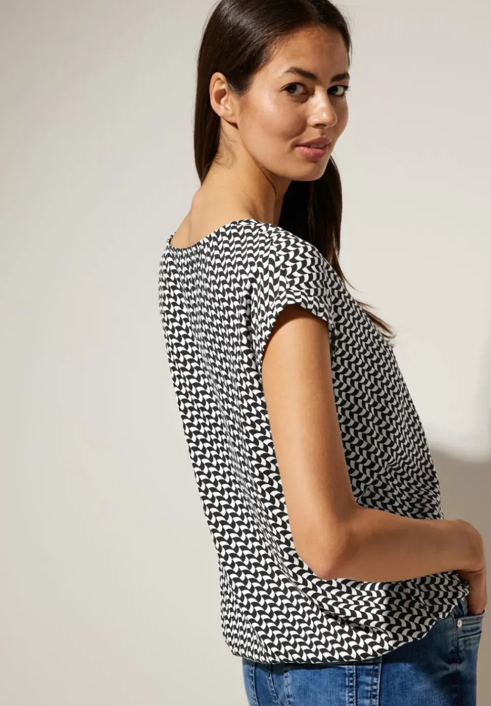 Minimalmuster Bluse