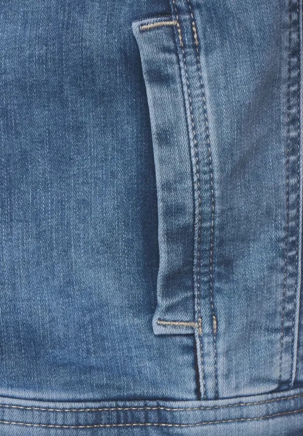 Mittelblaue Jeansjacke
