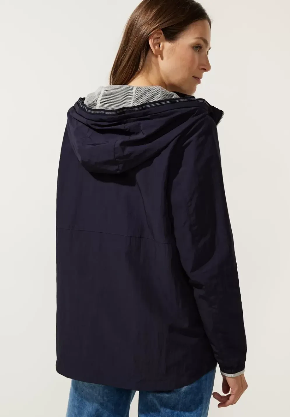 Moderner Windbreaker