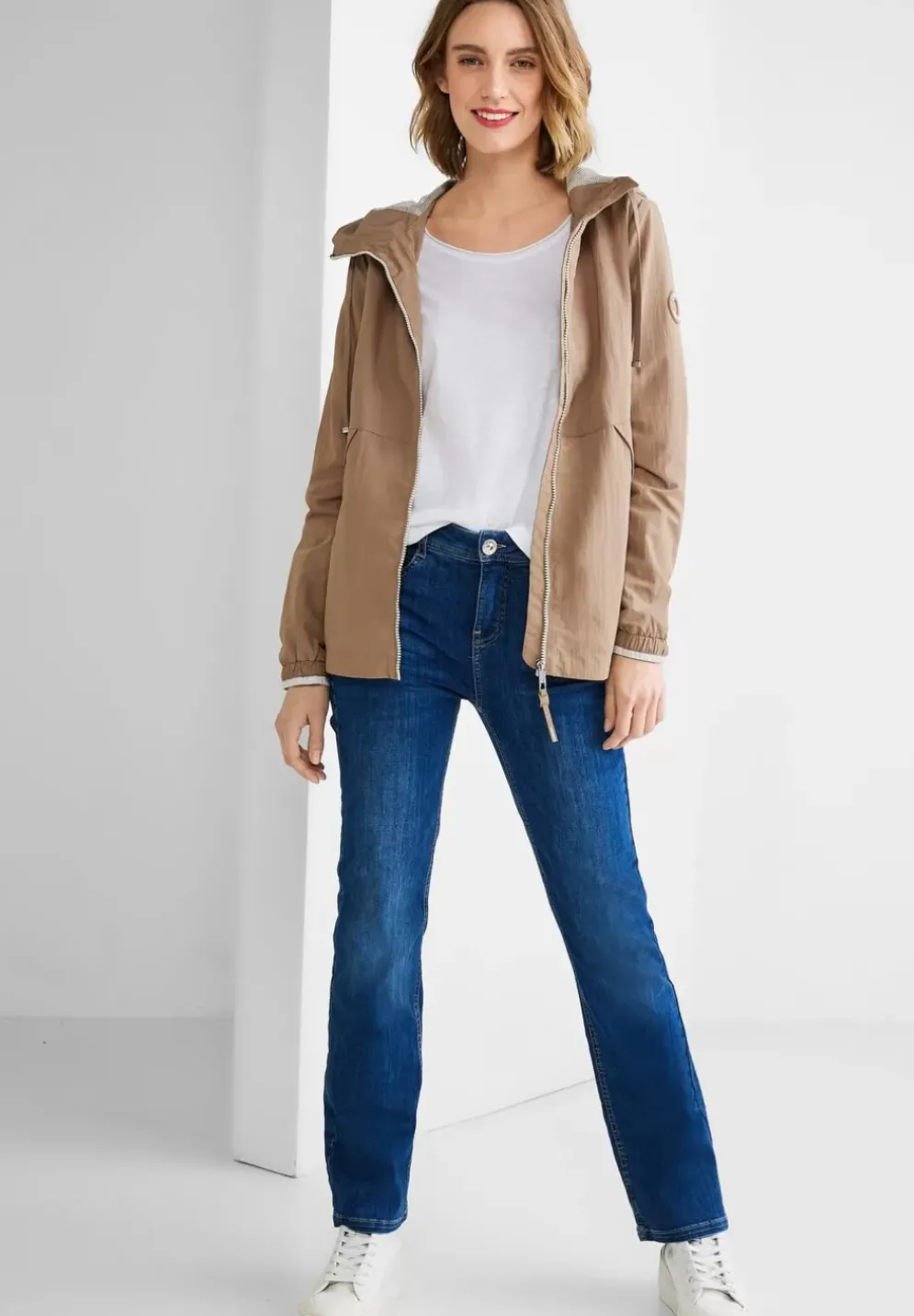 Moderner Windbreaker