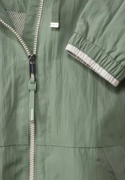 Moderner Windbreaker