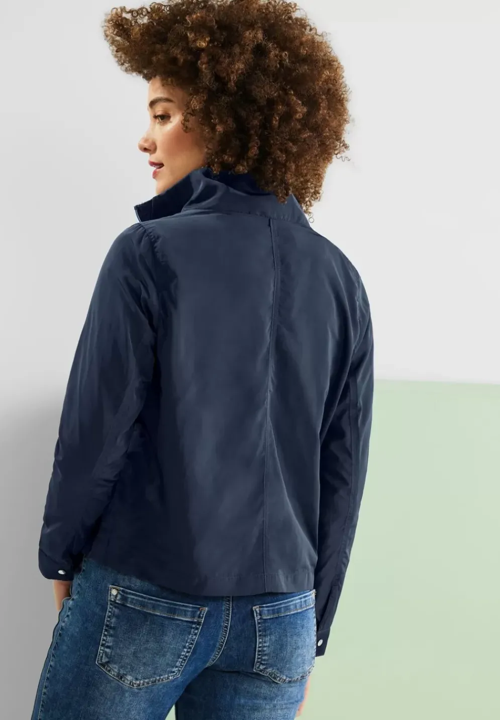 Moderner Windbreaker