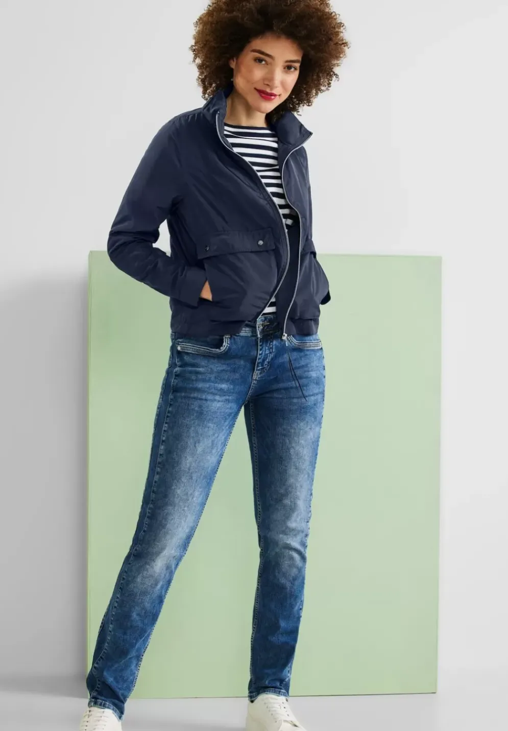 Moderner Windbreaker