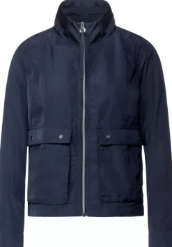 Moderner Windbreaker