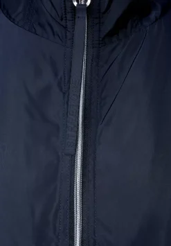 Moderner Windbreaker