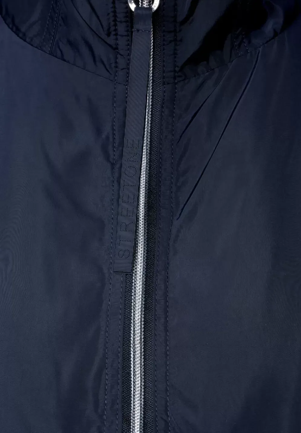Moderner Windbreaker