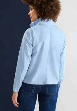Moderner Windbreaker