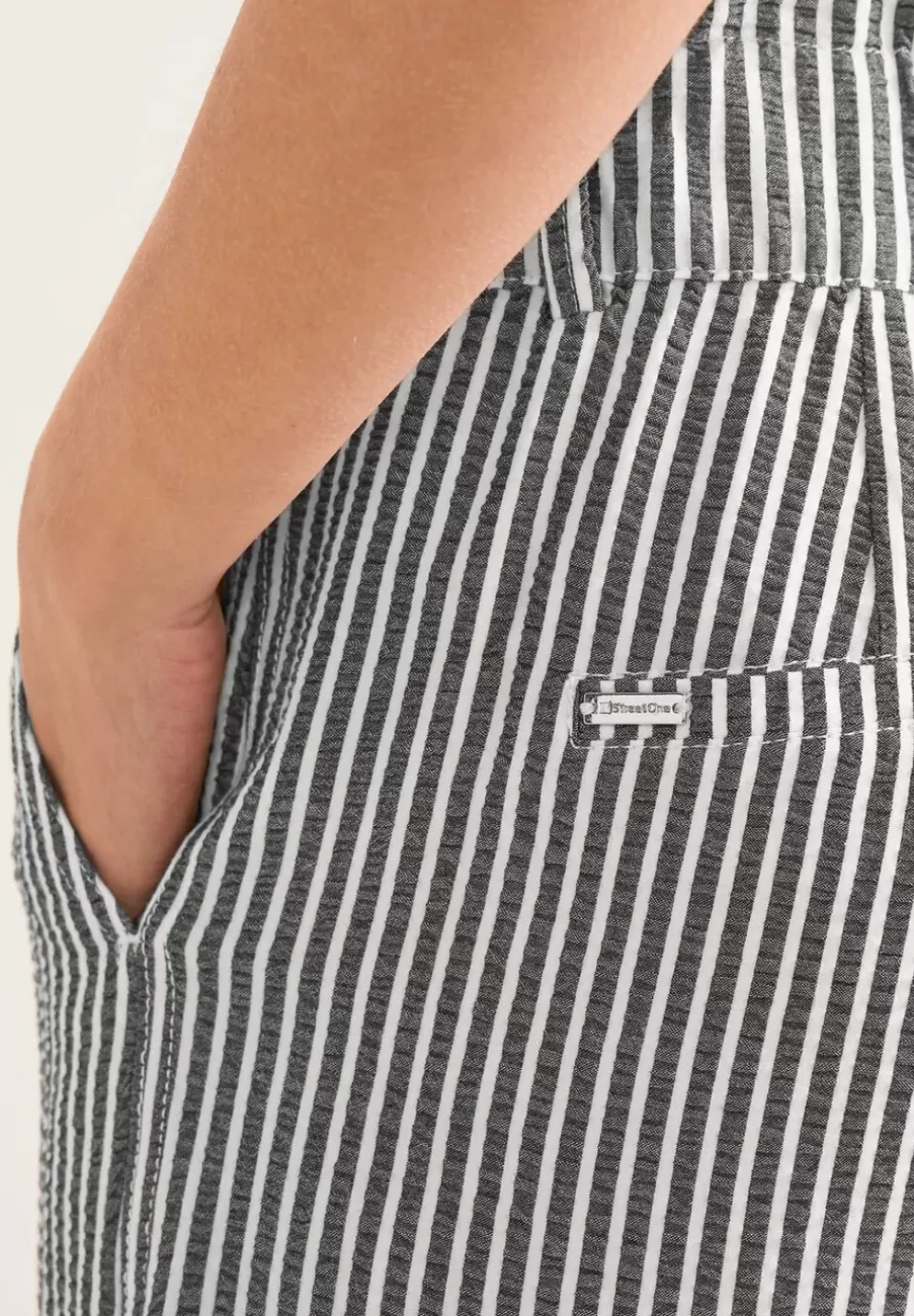 Paperbag Loose Fit Bermuda