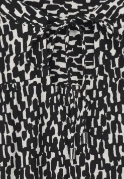 Printbluse Mit Smokdetails