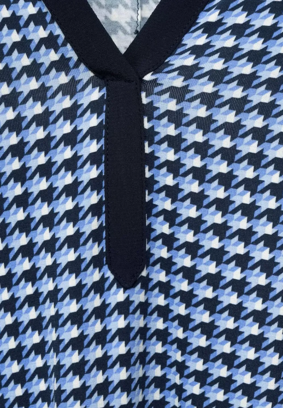 Printshirt Im Materialmix
